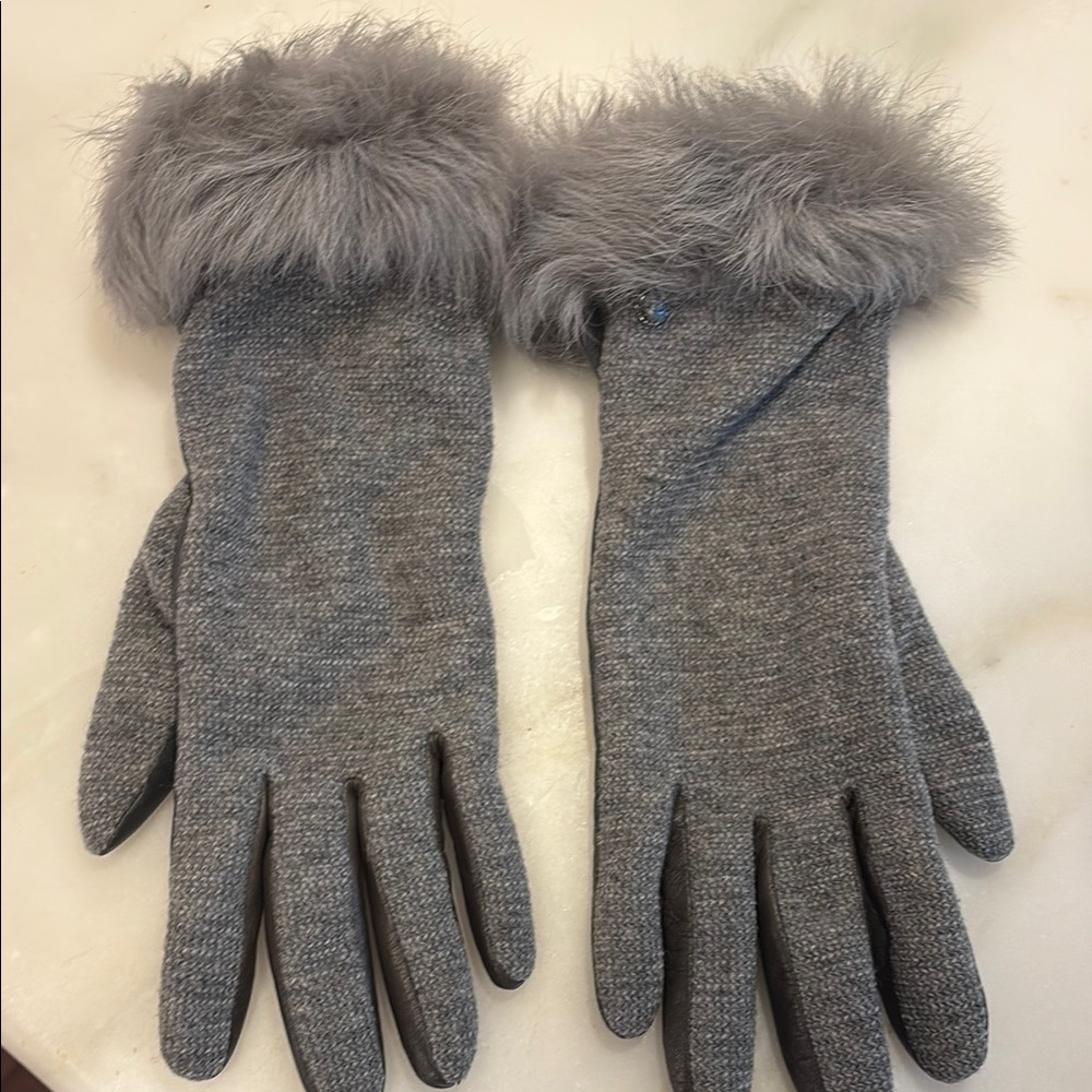 UGG Gray Fur-Trimmed Knit Gloves